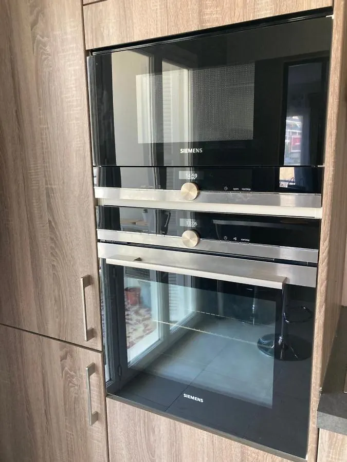 Nice West Cosy Flat Balcony, Near Airport, Train, Beach, Public Transport, Supermarket, Comfortable And Well Equipped Διαμέρισμα